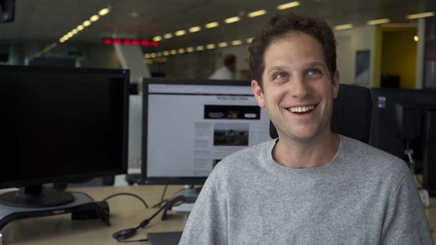 Visita embajadora de EEUU en Rusia a Gershkovich en prisión