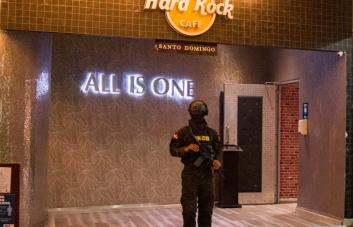 Autoridades allanan Hard Rock Café Santo Domingo y otros establecimientos