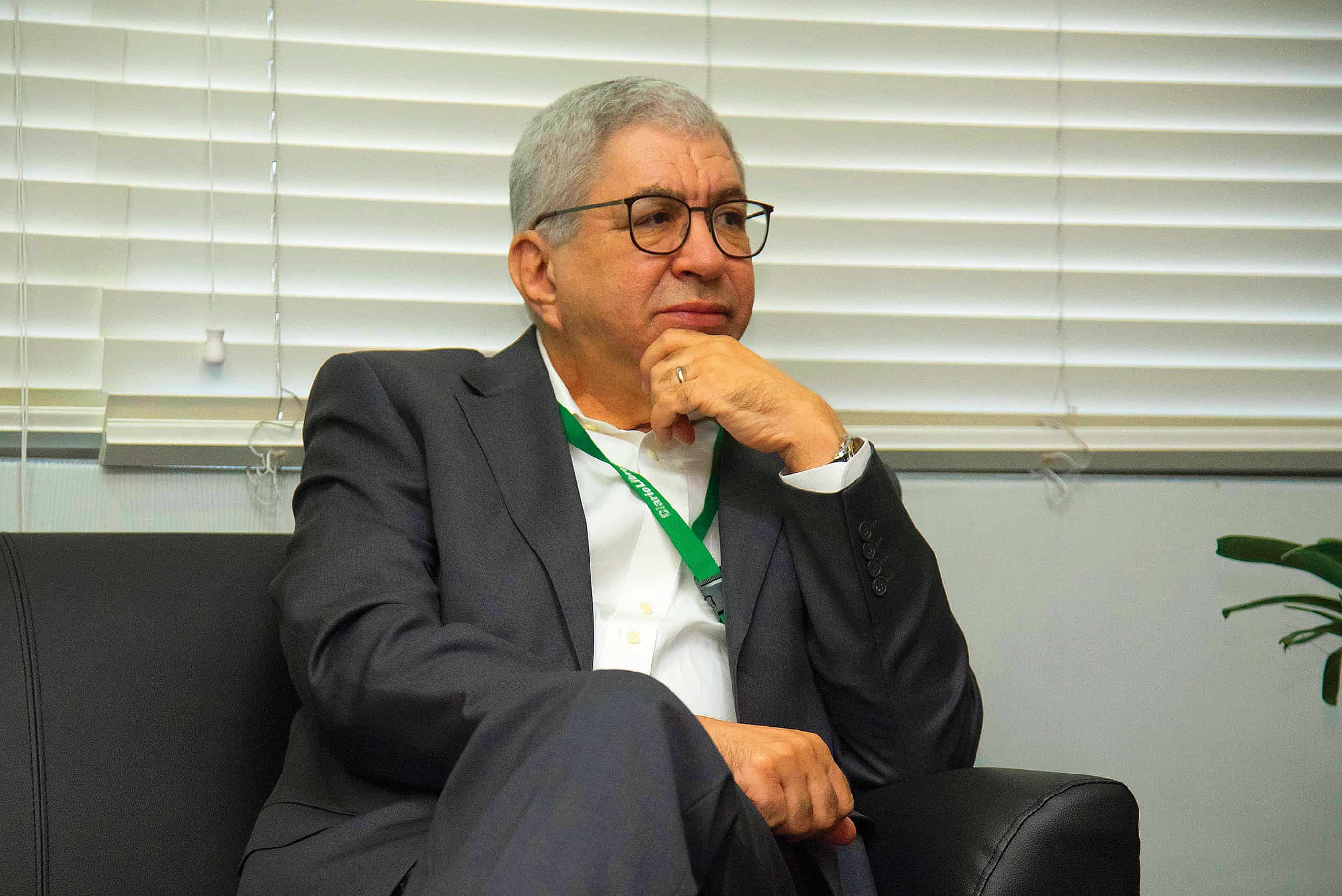 El premio honra la memoria de Adriano Miguel Tejada, quien fue director de Diario Libre.