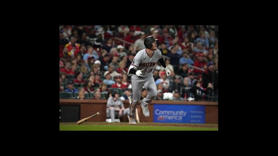 Diamondbacks vencen a Cardenales con grand slam de Smith