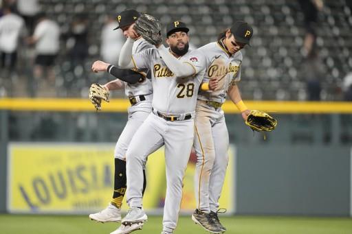 Piratas aplastan 14-3 a los Rockies; Santana remolca tres