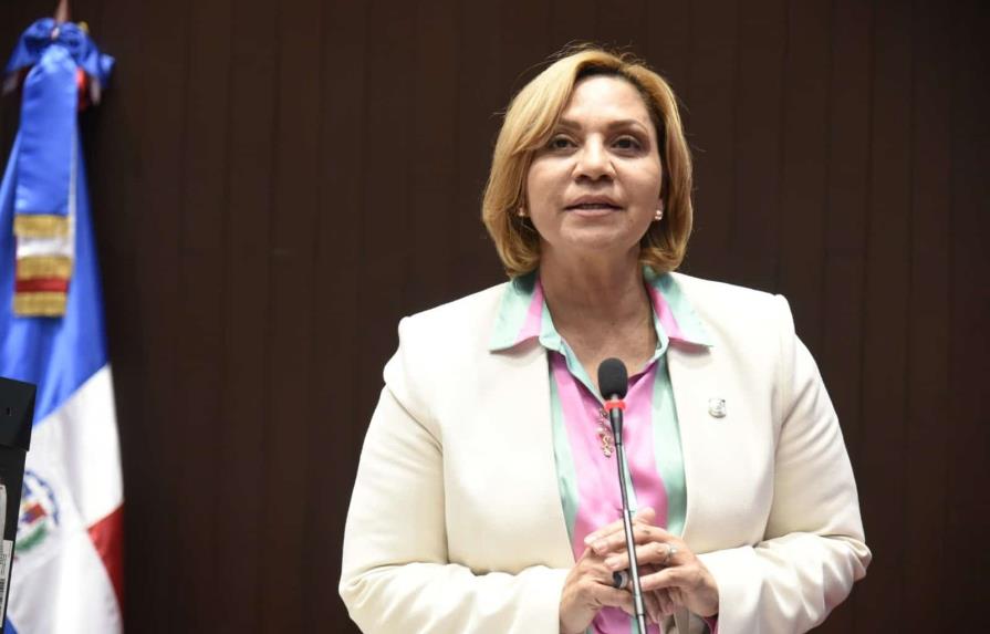 Diputada Soraya Suárez, que denunció sabotaje a su vehículo, pide a Chu Vásquez armar a los diputados nuevos