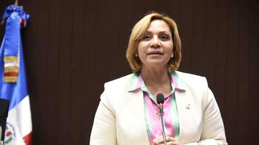 Diputada Soraya Suárez, que denunció sabotaje a su vehículo, pide a Chu Vásquez armar a los diputados nuevos