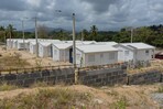 Damnificados del huracán Georges en San Cristóbal demandan entrega de viviendas
