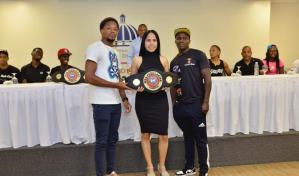 VIDEO: Boxeadores se van a los pu&ntilde;os en presentaci&oacute;n de peleadores