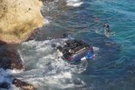 Joven fallece y otro resulta herido al caer yipeta al mar en autopista Las Am&eacute;ricas