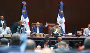 Deducirán RD$10,000 del salario a cada diputado para donarlos a los afectados por explosión en San Cristóbal