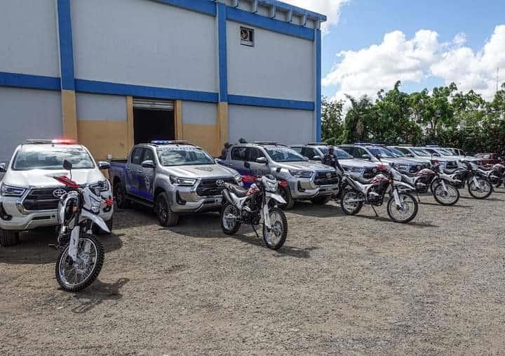Policía Nacional recibe 16 vehículos para reforzar patrullaje en la provincia La Altagracia