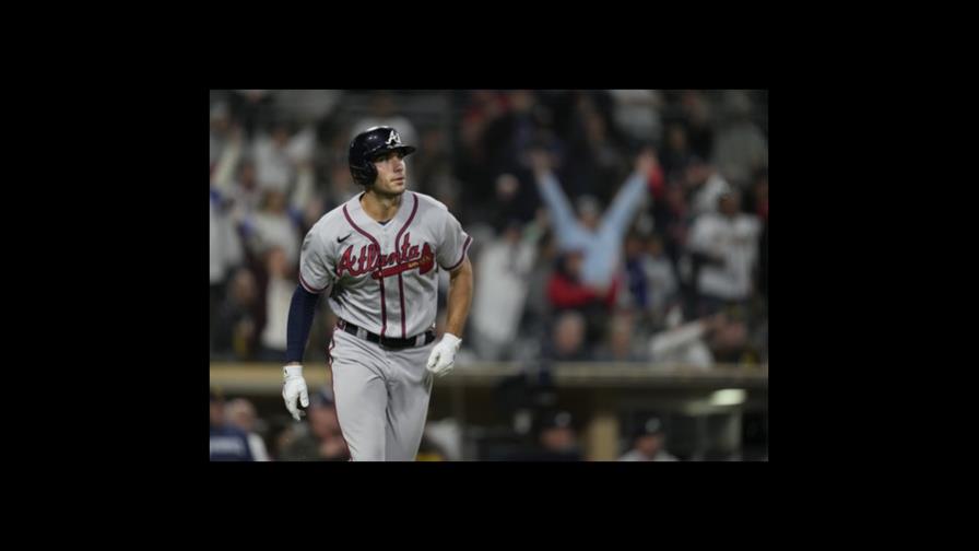 Strider y los Bravos aporrean a Padres; hilan su octavo triunfo