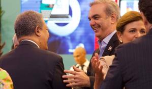 Leonel: Solo en República Dominicana, el líder opositor presenta al presidente