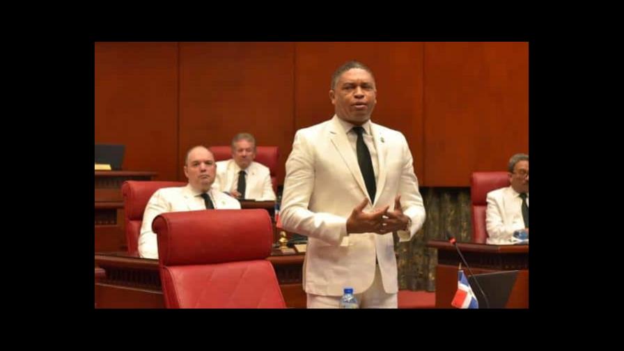 Choque en el Senado por intento de interpelación a director del SNS