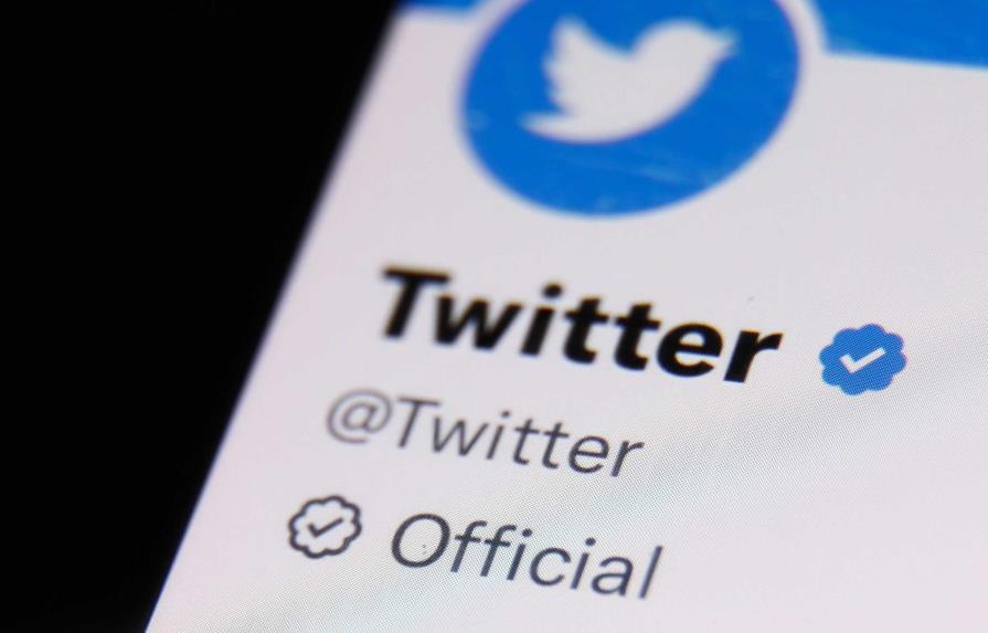 Twitter retira marca de verificación azul a los usuarios que no paguen suscripción