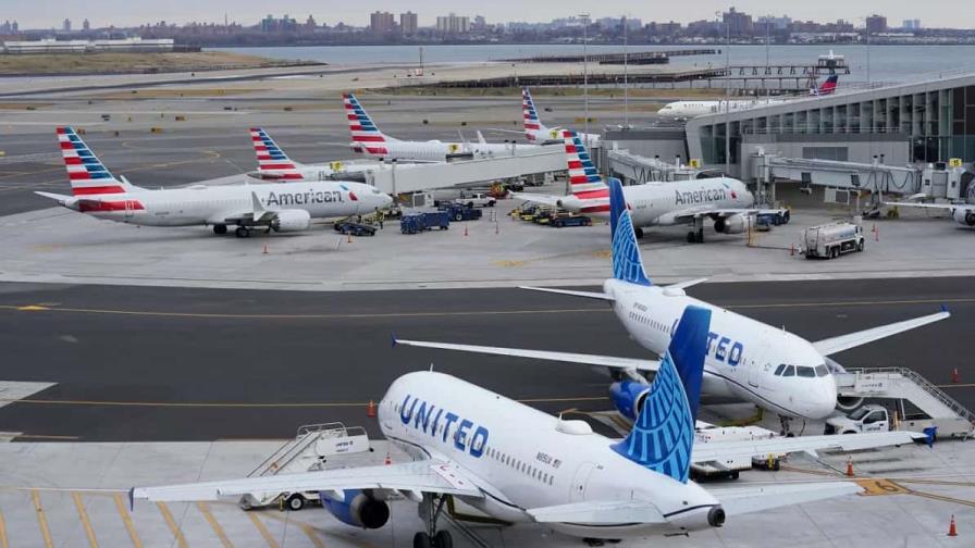 Campaña recolecta fondos para vuelos a EE.UU. de solicitantes de asilo