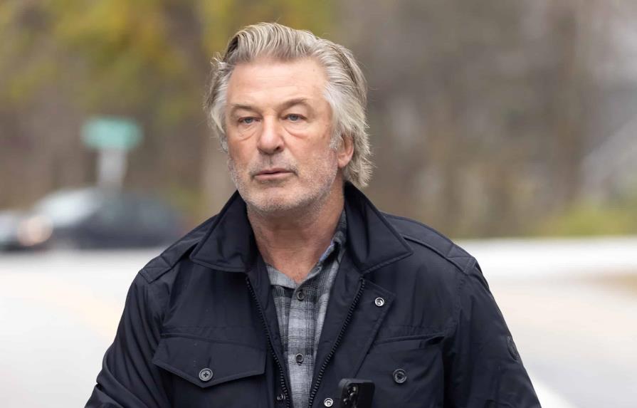 La fiscalía estudia desestimar cargos de homicidio contra Alec Baldwin