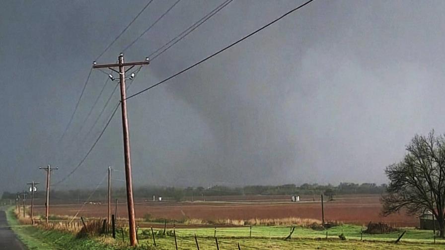 Dos muertos por tormentas y tornados en el centro de EE.UU.