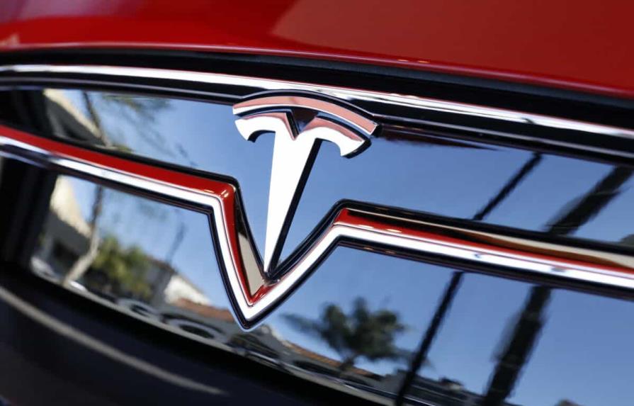 Las acciones de Tesla caen más de un 9 % ante la pérdida de rentabilidad