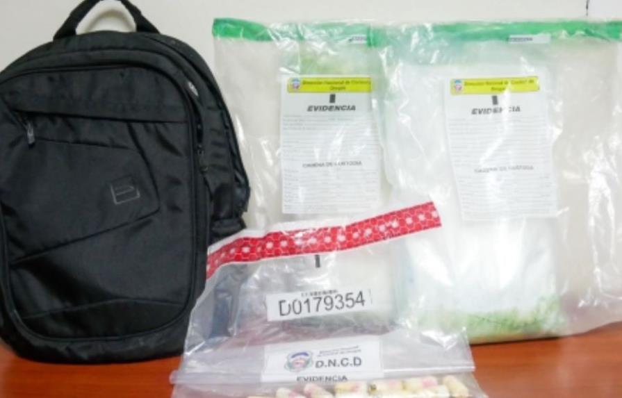 Atrapan italiano en aeropuerto de La Romana con tres kilos de cocaína en equipaje y estómago