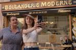 La panadería de Emily en París, afectada por los comentarios negativos de los turistas La panadería de Emily en París, afectada por los comentarios negativos de los turistas
