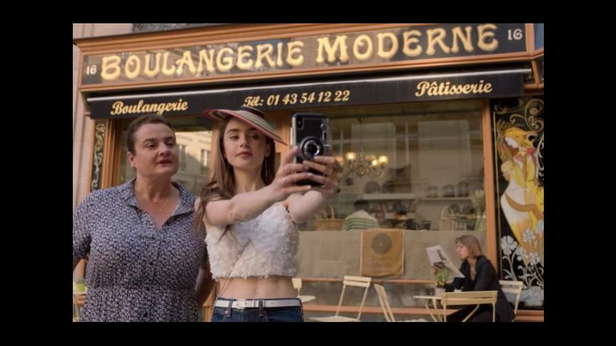 La panadería de Emily en París, afectada por los comentarios negativos de los turistas