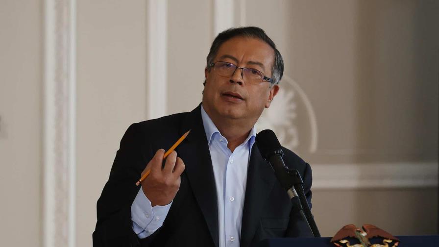 Presidente de Colombia reconoce independencia de la Fiscalía tras declararse jefe del fiscal Barbosa