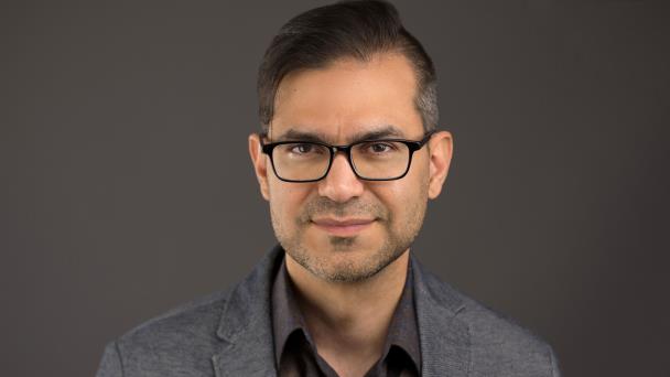 Músico y mercadólogo dominicano Alex Rodríguez crea primer videoclip con inteligencia artificial