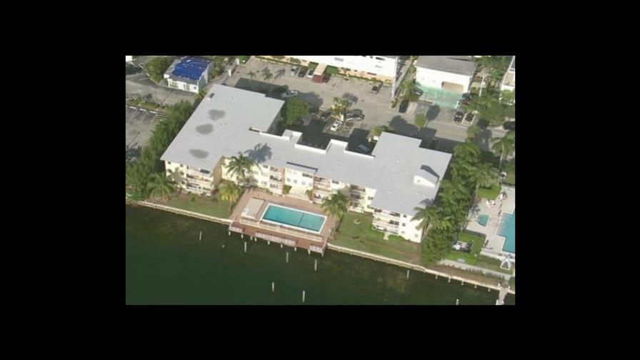 Ordenan la evacuación de los residentes de un edificio en Miami Dade tras declararlo inseguro Ordenan la evacuación de los residentes de un edificio en Miami Dade tras declararlo inseguro