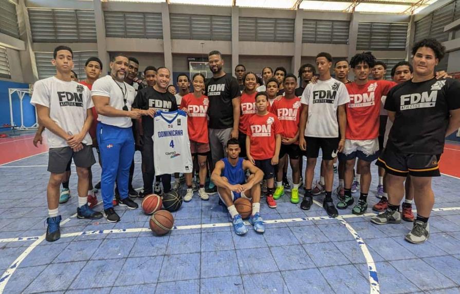 FDM Athletics lleva a cabo en Santiago un campamento de baloncesto