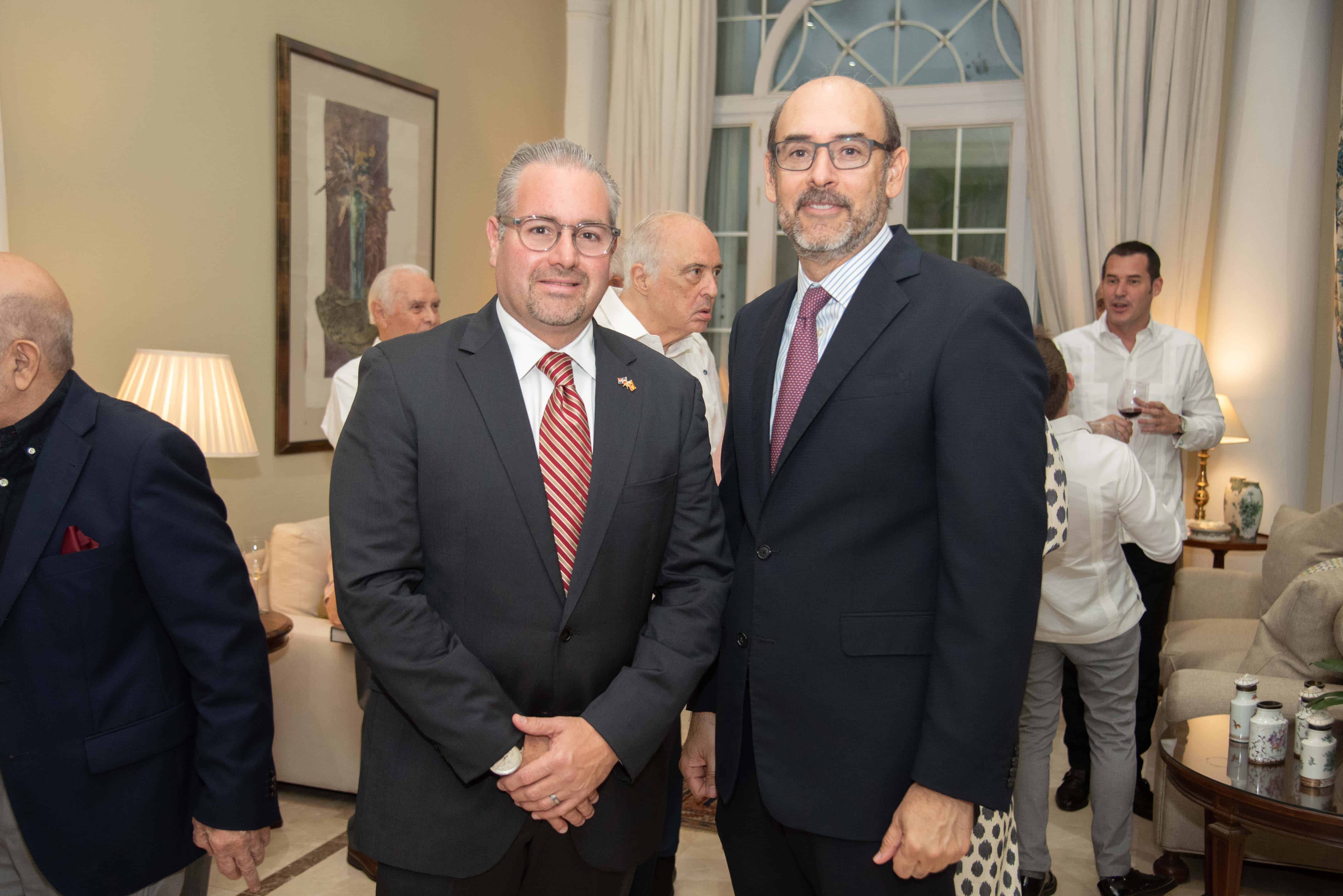 Manuel García Troncoso y Roberto Despradel.