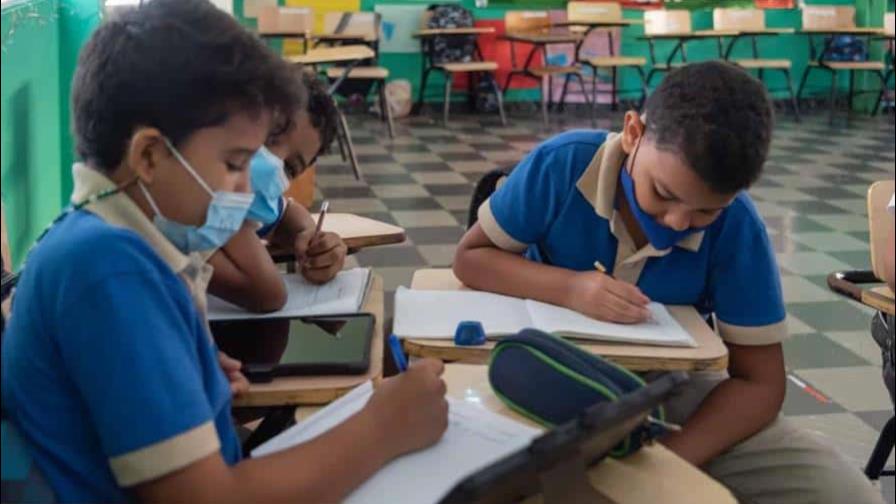 El Inabie invertirá 1,970 millones en nuevos uniformes escolares