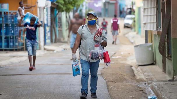 Trabajadores informales con el dilema de si les toca o no el aumento salarial