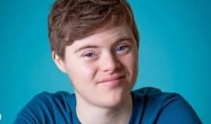 Noah Matthews es el primer actor con síndrome de Down en película de Disney