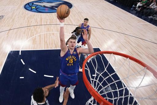 Nuggets ganan a Timberwolves y se van arriba 3-0 en la serie