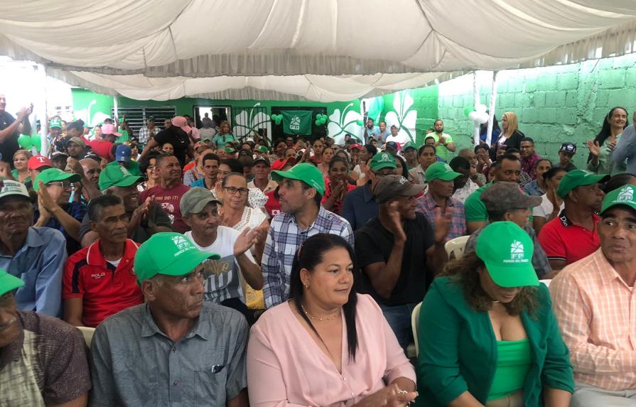 Exdirigentes de PRM y PLD se juramentan con la Fuerza del Pueblo