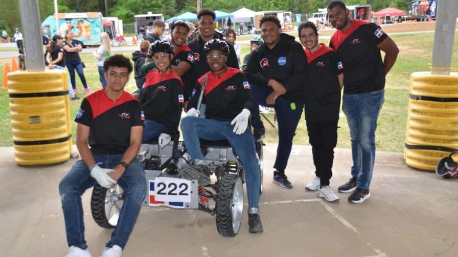 El equipo Armstrong de Loyola representa a RD en competencia de la NASA