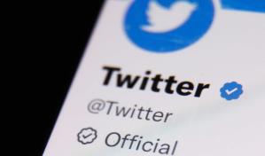 Twitter restablece insignia azul para algunos medios y celebridades