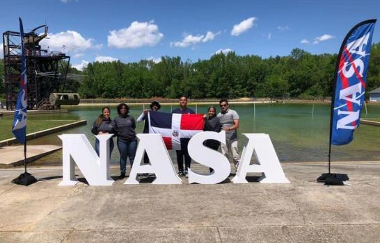 Estudiantes dominicanos ganan premios en competencia internacional de la NASA