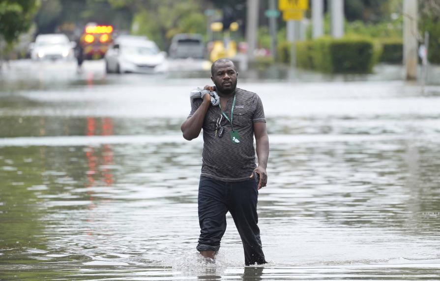 DeSantis pedirá ayuda a gobierno federal tras inundaciones