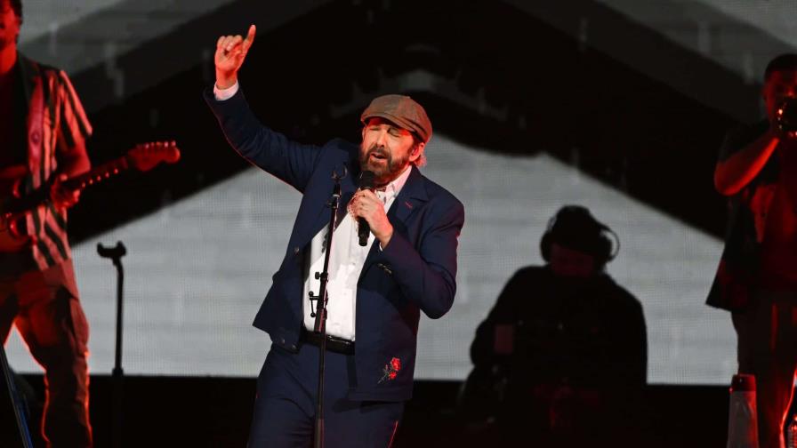 Aclamado Juan Luis Guerra durante su actuación en Fort Lauderdale