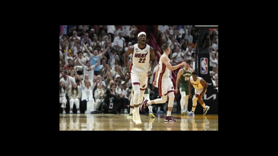 Butler marca 30, Miami vence a unos Bucks sin Giannis