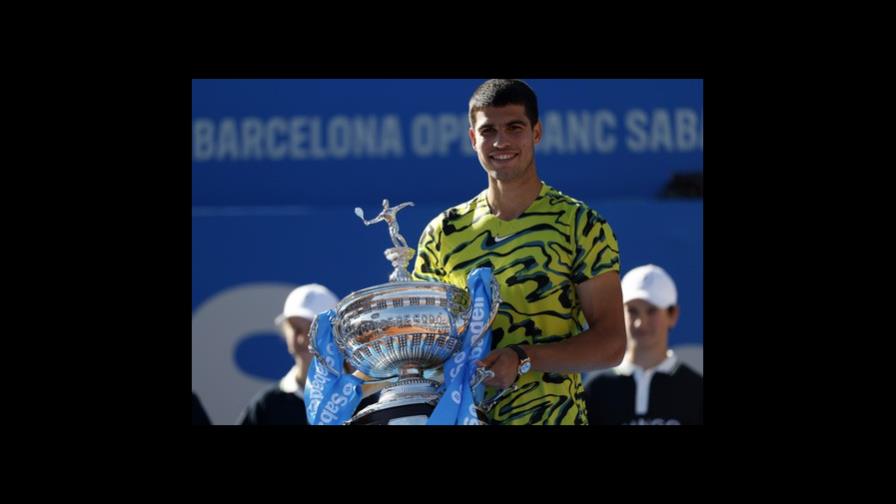 Alcaraz emula a Nadal y repite su título en Barcelona