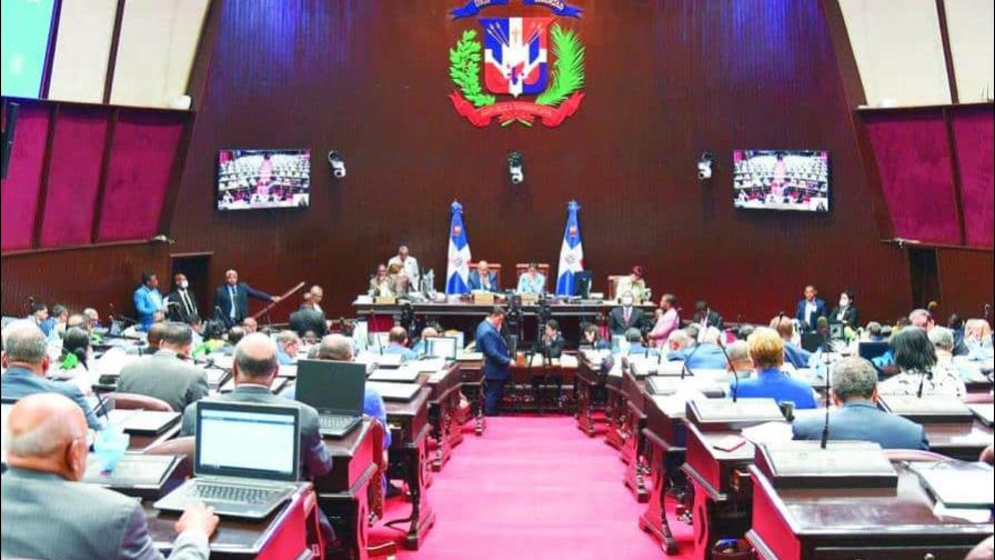Grupo de diputados busca reformar ley Electoral para limitar gastos de campaña Grupo de diputados busca reformar ley Electoral para limitar gastos de campaña