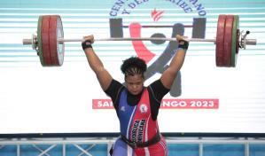 Crismery Santana impone su condición de medallista olímpica en pesas