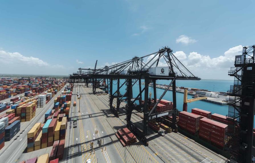 Caída de 16.56 % de contenedores importados genera déficit en Aduanas por RD$4,067.75 millones