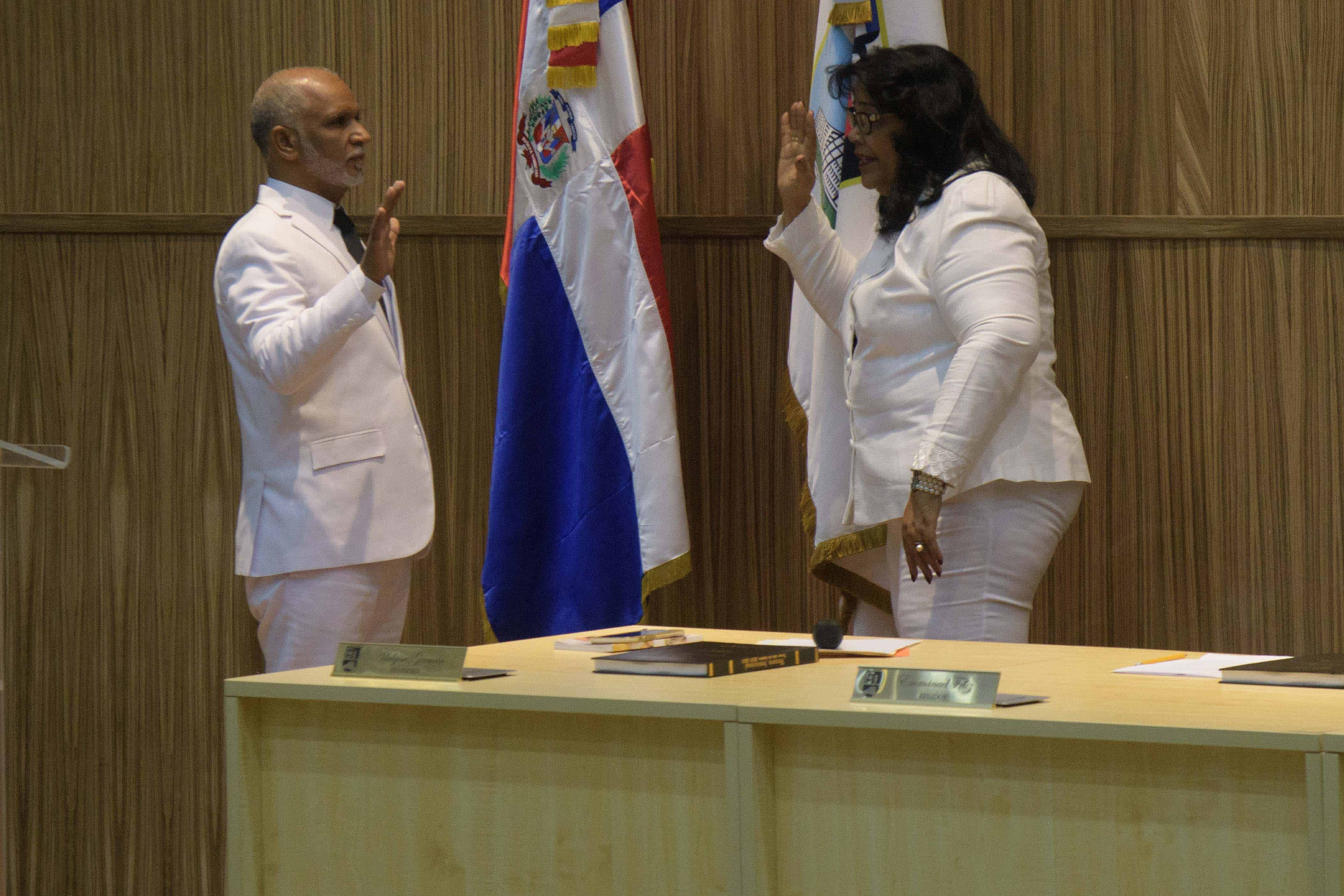 Juramentación de José Ramón Jiménez, como presiente de los regidorees 