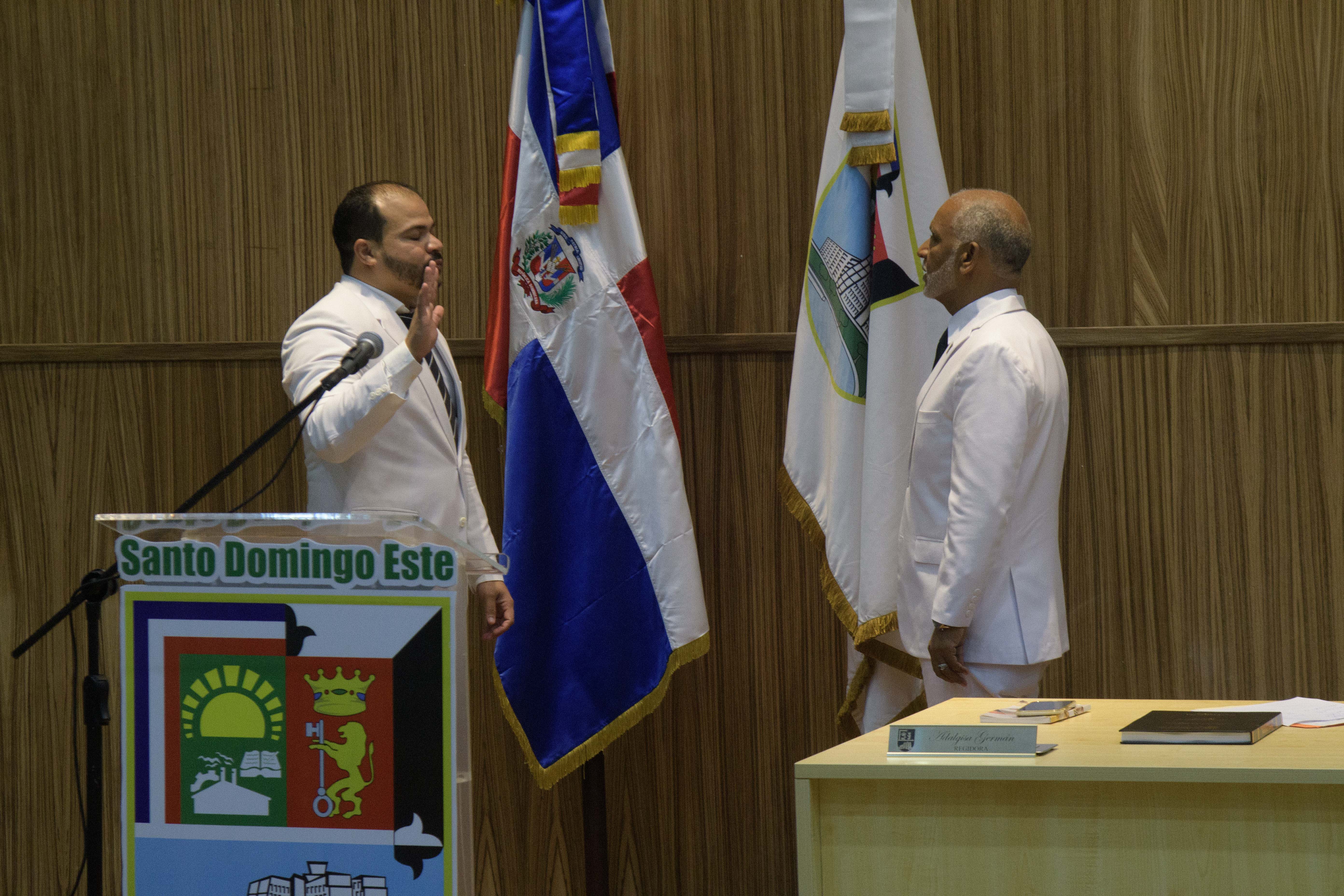 Juramentación del vicepresidente de la sala,  Yamil Fortuna