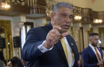 El consulado de NY invita a una misa para dar inicio a la gestión de Chú Vásquez 