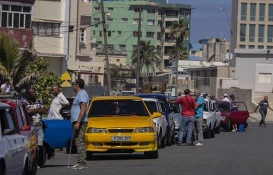 Crisis de combustible obliga a Cuba a modificar su desfile del 1 de mayo