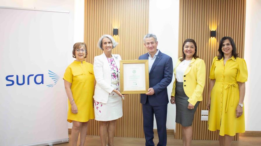 Seguros Sura obtiene Certificación Oro en Gestión Ambiental Seguros Sura obtiene Certificación Oro en Gestión Ambiental