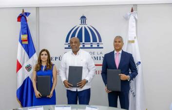 Ministerio de Energía, Edenorte y Barrick Pueblo Viejo continuarán electrificación rural en Cotuí