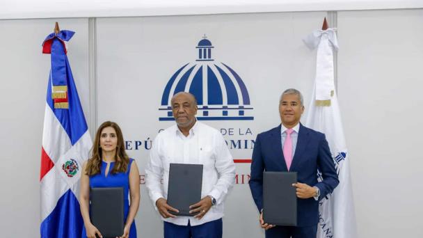 Ministerio de Energía, Edenorte y Barrick Pueblo Viejo continuarán electrificación rural en Cotuí